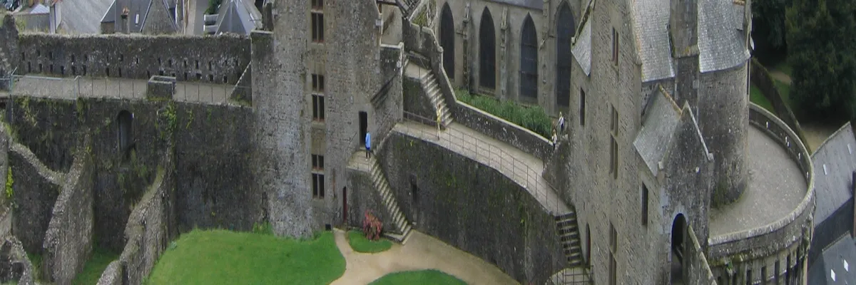 Image Pose borne de recharge IRVE Fougères