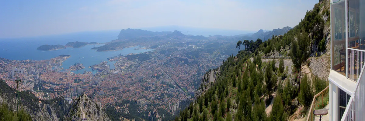 image-pose-borne-de-recharge-irve-toulon.webp Image Pose borne de recharge IRVE Toulon