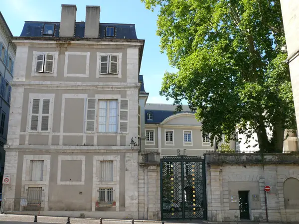 Borne de Recharge Rapide Pose borne de recharge IRVE Lot